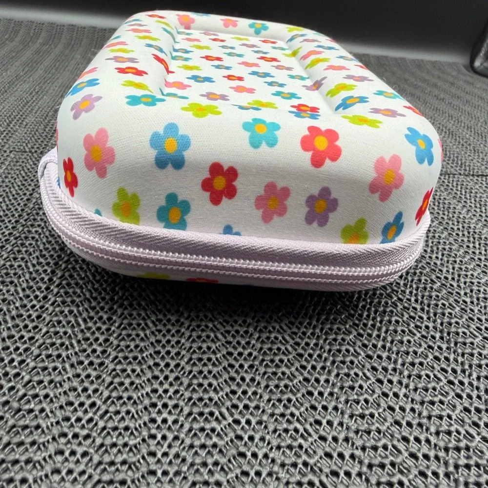 Up&Up Zip-Up Hard Pencil Case White Floral Recycled Polyester 081224001 NWT